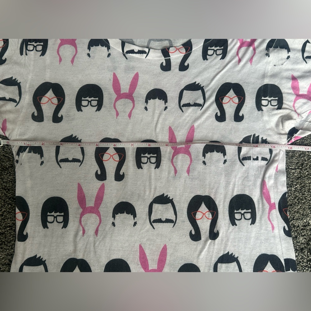 Bob's Burgers graphic t-shirt w Allover Character Print | S | shows some wear - Picture 8 of 16